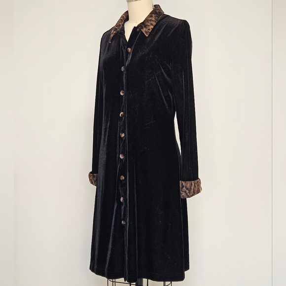 90s Leopard Accent Button-down - Picture 7 of 12